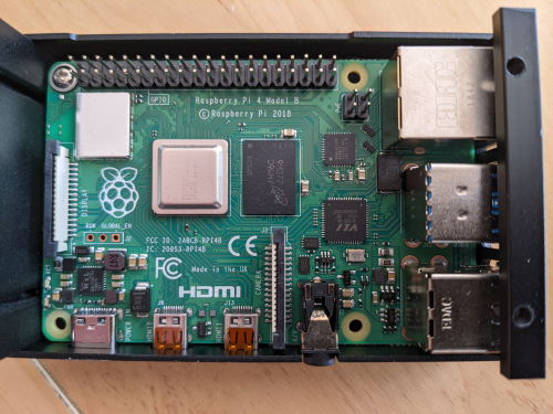 Datei:Raspi4 b.jpg